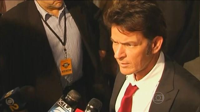 Ator americano Charlie Sheen revela ser HIV positivo