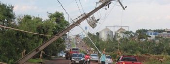 Tornado atinge cidade no Paraná, fere 20 e danifica 1.500 casas