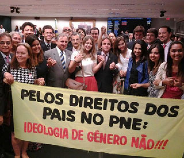 Governo capacitou 140 mil doutrinadores para ensinar teoria de gênero nas escolas