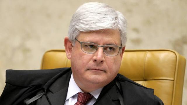 Janot pede ao TSE arquivamento de ação contra Dilma e Temer
