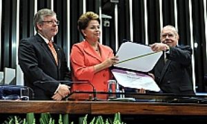 Dilma recebe prêmio e diz que igualdade de gênero é prioridade do governo