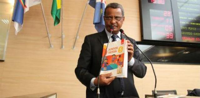 Diretório estadual da Rede critica vereador por projeto contra ideologia de gênero nos livros munici