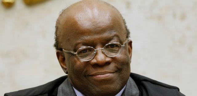 Povo na rua é a única saída, diz Joaquim Barbosa