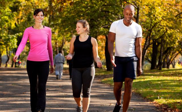 10 BENEFÍCIOS DA CAMINHADA
