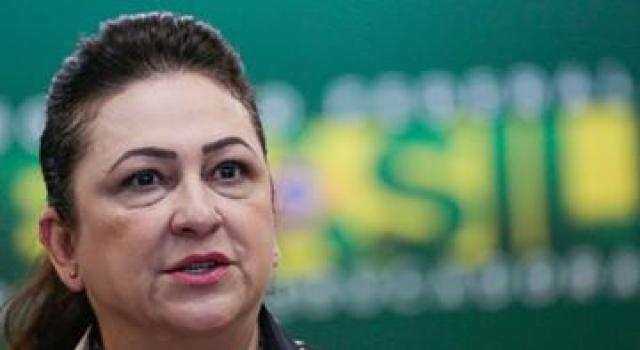 Kátia Abreu no Twitter: “Meu partido é o PMDB. Pretendo aqui continuar”