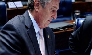 Paulo Maluf e Fernando Collor engrossam defesa do governo Dilma Paulo Maluf e Fernando Collor engrossam defesa do governo Dilma