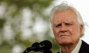 Billy Graham diz que há salvação mesmo no leito de morte