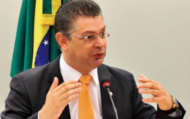 Bancadas da Bala, da Bíblia e do Boi pressionam Temer