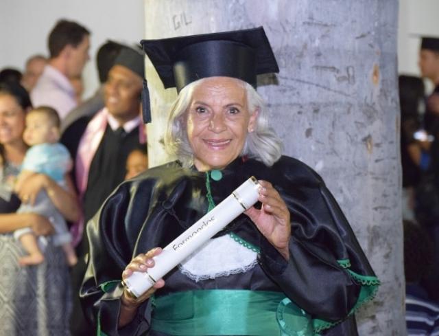 Aposentada se forma em serviço social aos 68: ‘Quero ajudar as pessoas’2