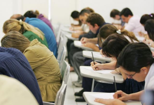Concursos públicos têm 16,3 mil vagas com salários de até R$ 19,9 mil