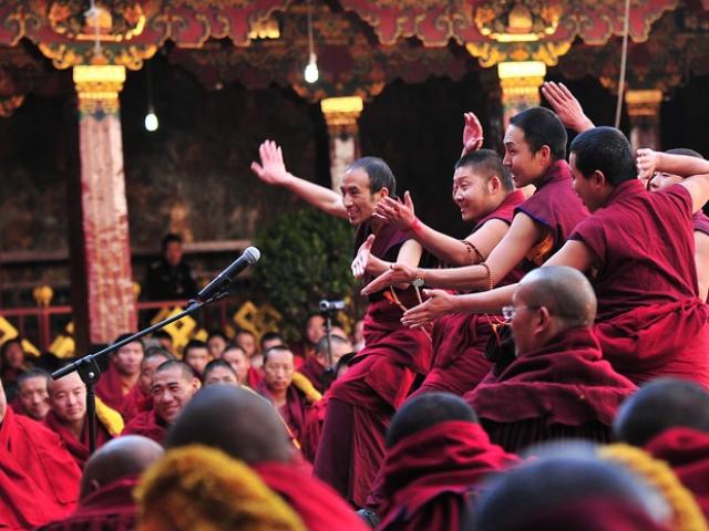 Religiosos devem obedecer ao Partido Comunista, diz China