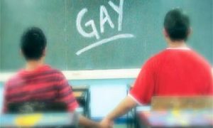 Criança é expulsa após pais reclamarem de aulas de homossexualidade