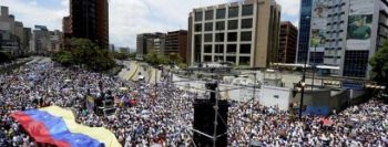 Venezuelanos vão às ruas contra governo socialista de Nicolas Maduro