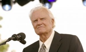 Billy Graham está entre os 20 homens mais admirados do mundo, em nova pesquisa