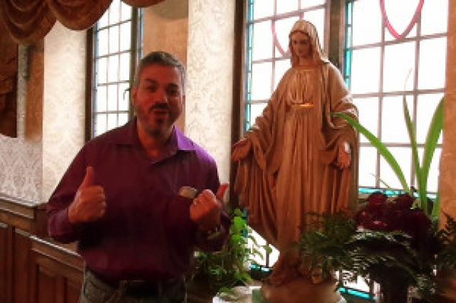 Pastor Pentecostal se conviertió en Católico y dice que ahora está en la Iglesia Verdadera