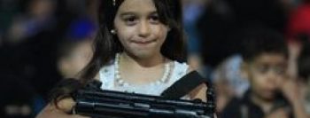 Desfile na Palestina mostra crianças terroristas