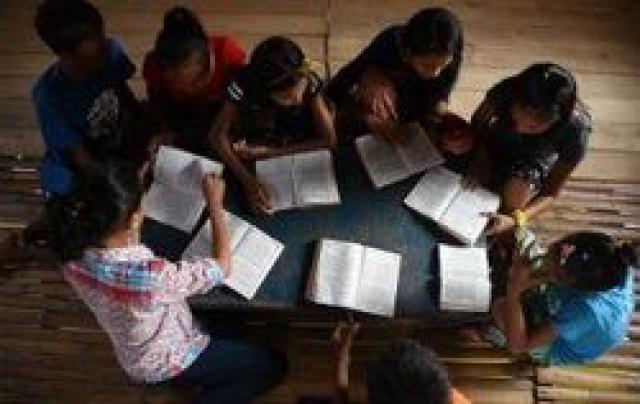Trabalho de alfabetização nas Filipinas tem ajudado novos convertidos