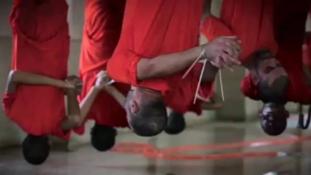 MILITANTES DO EI FAZEM EXECUÇÃO COLETIVA DE CIVIS EM ABATEDOURO DURANTE DATA SAGRADA