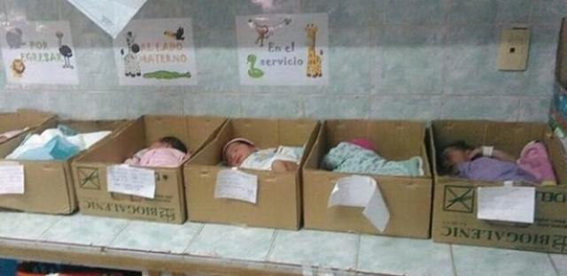 Por crise, bebês dormem em caixas em hospital da Venezuela1