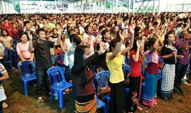 Cristianismo se torna a 2ª maior religião de Myanmar, apesar da perseguição