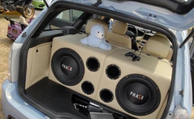Som alto em carros vai render multa grave