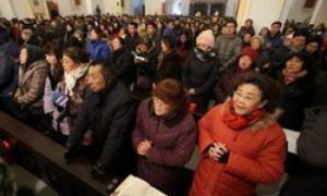 30 policiais invadem igreja na China: parem de adorar a Cristo