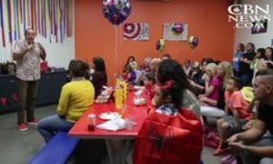 Festa de aniversário infantil vira culto evangelístico