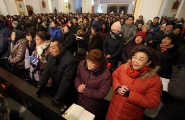 China obriga igrejas a instalar câmeras e monitora cultos