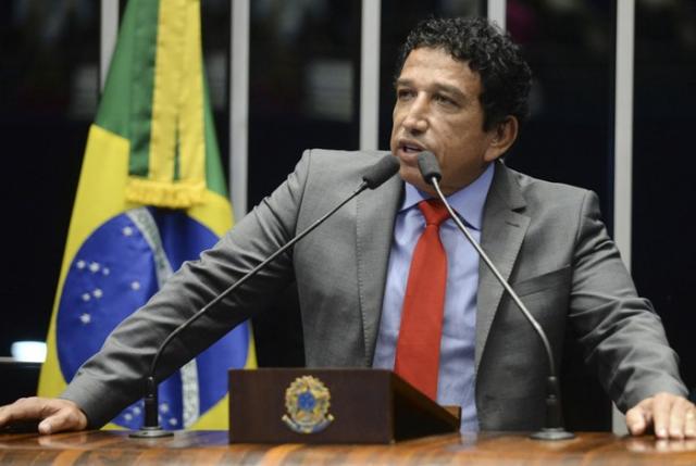 Comissão do Senado aprova projeto de união estável entre pessoas do mesmo sexo