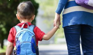 Escola cancela Dia das Mães para celebrar a “diversidade de gênero