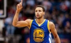 Stephen Curry rejeita rótulos da mídia nos EUA e segue exaltando seu Senhor e Salvador Jesus Cristo Stephen Curry rejeita rótulos da mídia nos EUA e segue exaltando seu Senhor e Salvador Jesus Cristo