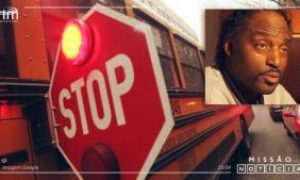 Motorista de ônibus escolar é demitido por orar com os alunos