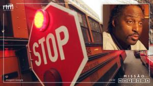 Motorista de ônibus escolar é demitido por orar com os alunos