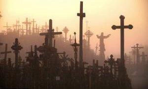 A cruz venceu a foice: Cristianismo em expansão em antigos países comunistas A cruz venceu a foice: Cristianismo em expansão em antigos países comunistas