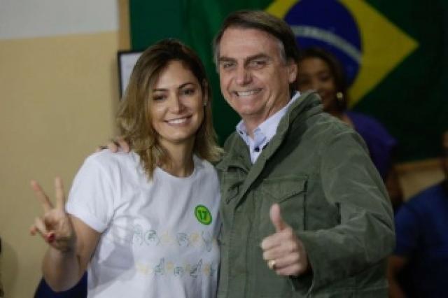 Michelle Bolsonaro, uma primeira-dama evangélica Esposa do novo presidente tem ministério com surdos