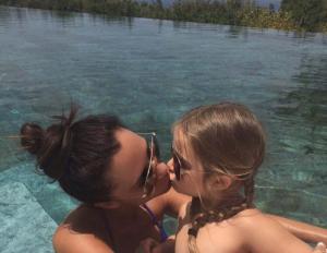 A advertência de uma psicóloga infantil: você nunca deve beijar na boca de seus filhos