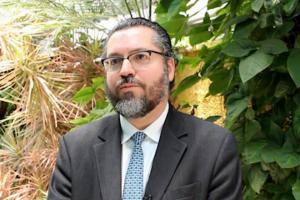 Brasil não ficará de quatro diante das ditaduras, diz futuro chanceler