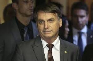 Presidente eleito muda tradição em gesto inédito – Bolsonaro fará culto em posse