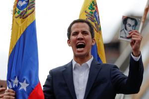 Guaidó faz juramento e diz ser presidente em exercício da Venezuela