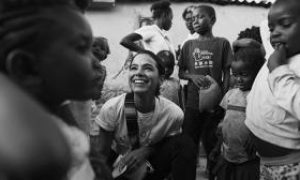 Bruna Marquezine comenta viagem missionária: Fui transformada