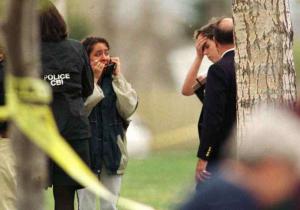 Massacre de Columbine, nos EUA, ainda é uma memória fresca 20 anos depois