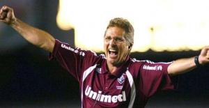 Fluminense anuncia novo técnico