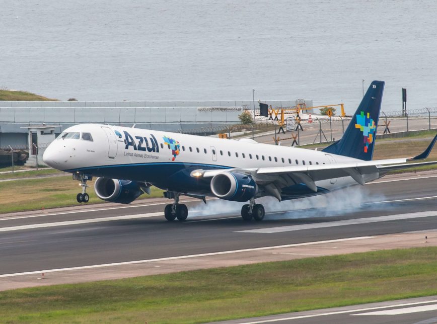 Controlador da Azul perde metade da sua participação na companhia