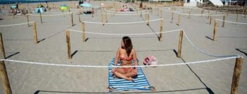 França mostra a nova maneira de manter distância social na praia