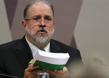 PGR pede suspensão de decreto de São Paulo que proíbe cultos e missas e expansão da decisão a todo o país