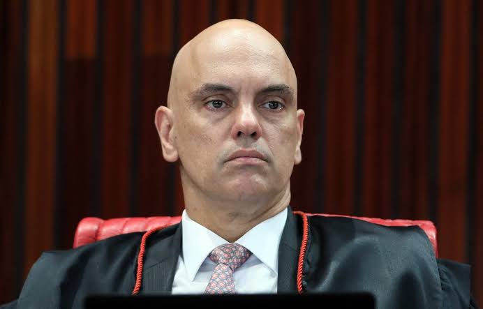 Alexandre de Moraes proíbe Sérgio Reis e outros bolsonaristas de se aproximarem da Praça dos Três Poderes