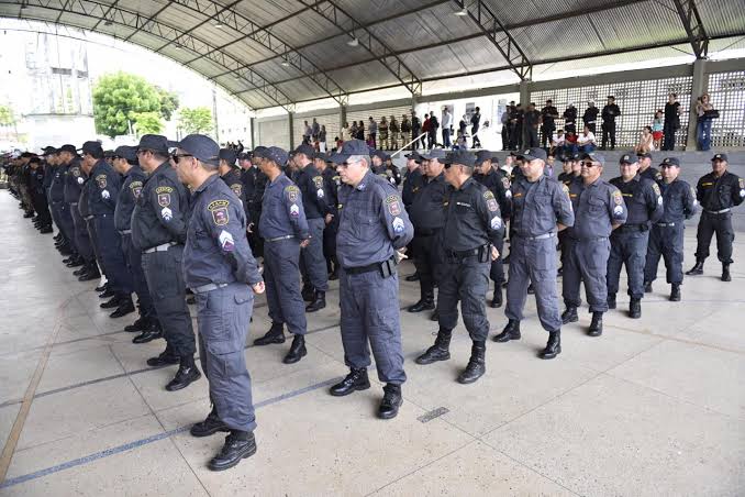 Governadores são avisados de que, entre eles e Bolsonaro, PMs ficam com presidente
