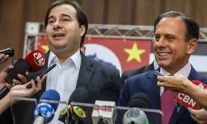 Rodrigo Maia assume como secretário de Doria