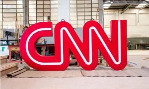 CNN demite 3 funcionários que foram ao trabalho não vacinados