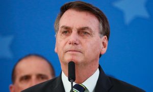 “Eu só posso fazer uma coisa se vocês assim o desejarem”, diz Bolsonaro